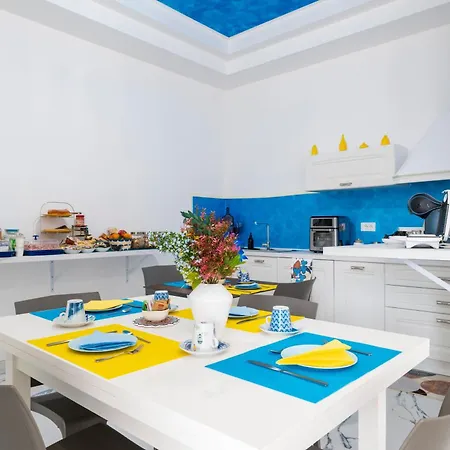 לינה וארוחת בוקר Turchese House