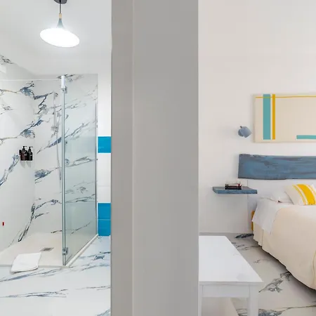 לינה וארוחת בוקר Turchese House 3*