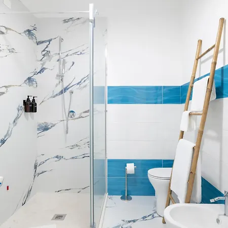 לינה וארוחת בוקר Turchese House 3*