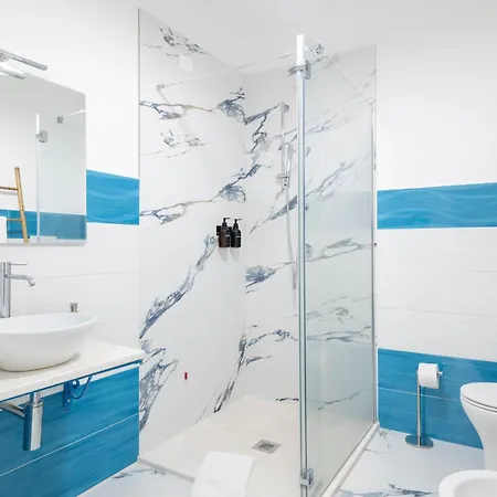 לינה וארוחת בוקר Turchese House 3*